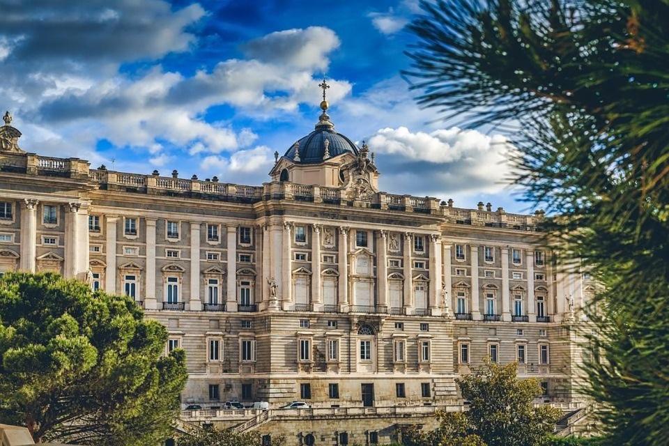 Parsa Homstay Madryt Zewnętrze zdjęcie
